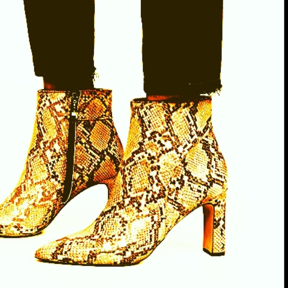 Sexy Bold Steven Steve Madden x Anthro Booties - Picture 5 of 6